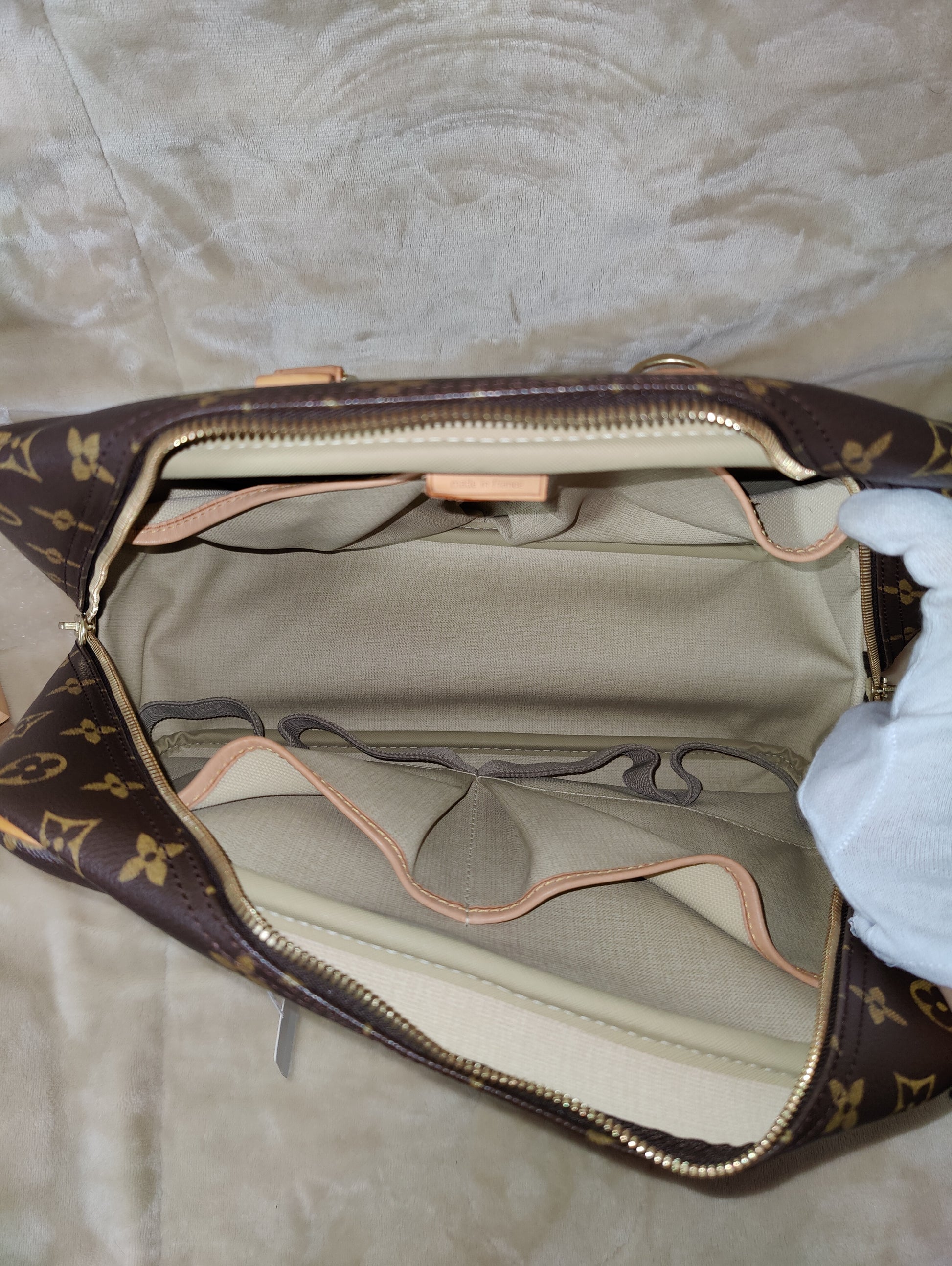 Louis Vuitton Deauville Handbag 306938
